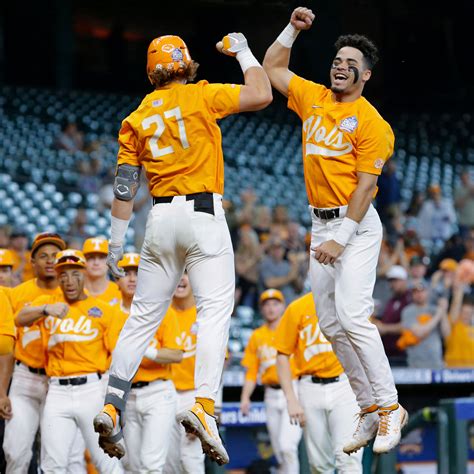 Tenn baseball - Feb 19, 2023 · KNOXVILLE, Tenn. (WATE) — Tennessee baseball’s chance of tallying a win on the season fell short, taking a 4-3 loss to Grand Canyon in day two of the MLB Desert Invitational. 